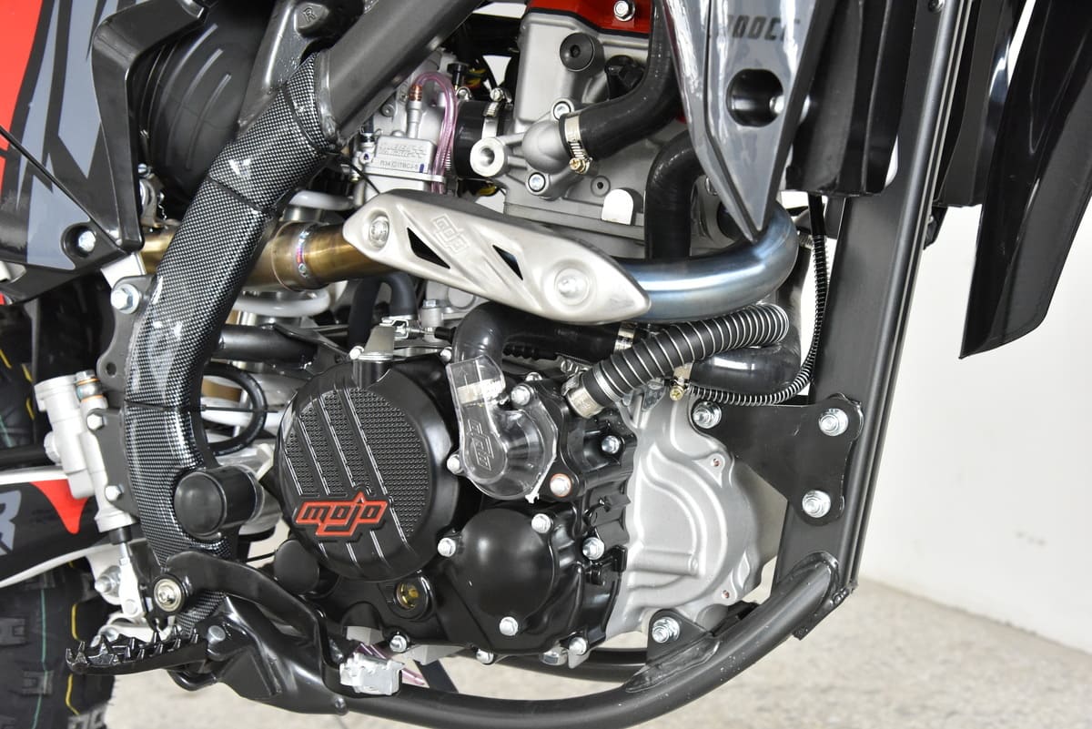 Gas dirt bike engine